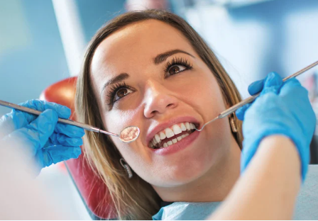 https://dfdentistry.ca/wp-content/uploads/2025/02/woman-at-dentistry.png